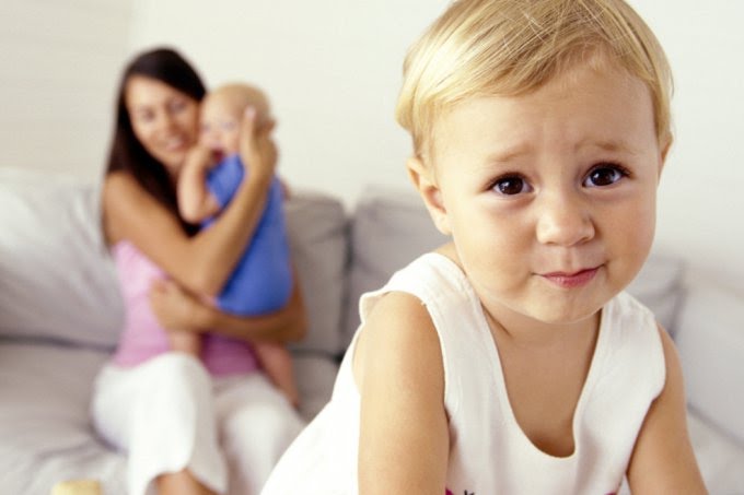 bebe-com-ciumes-do-irmao-26013